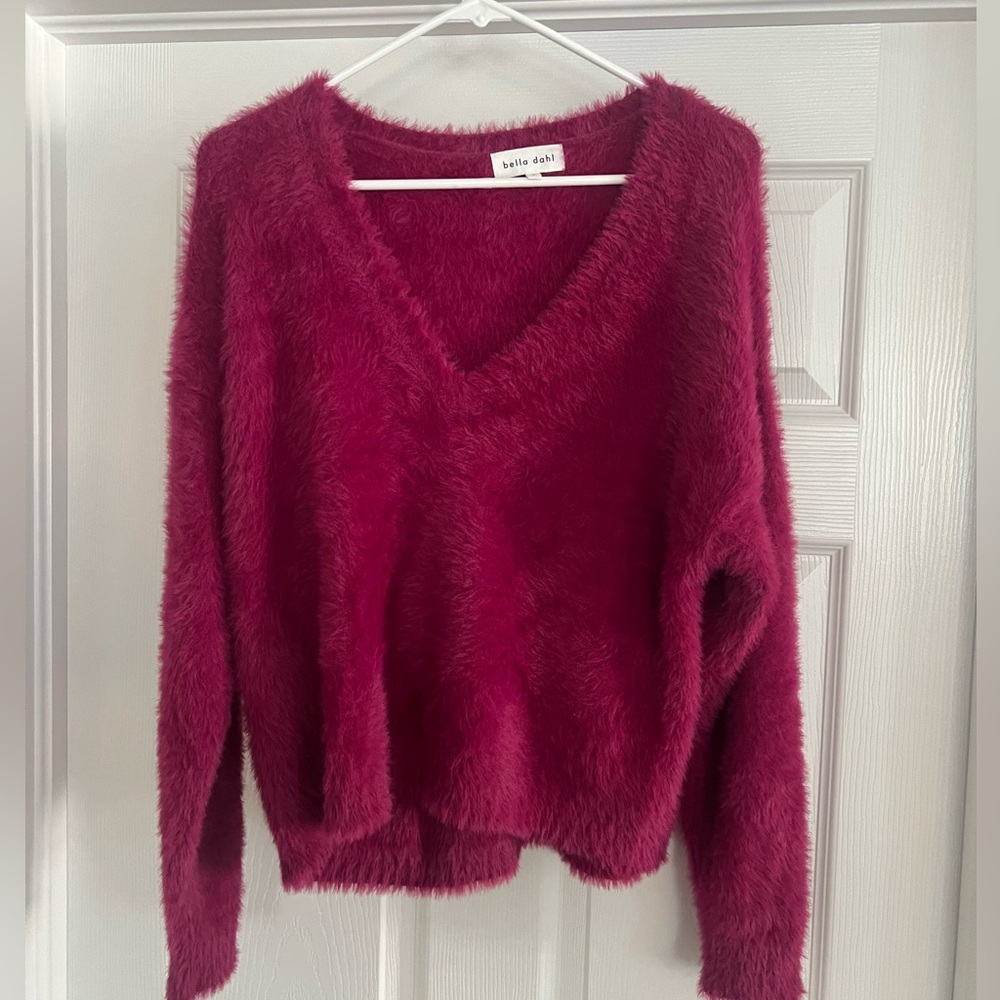 Bella Dahl 100% Nylon “fuzzy” V neck